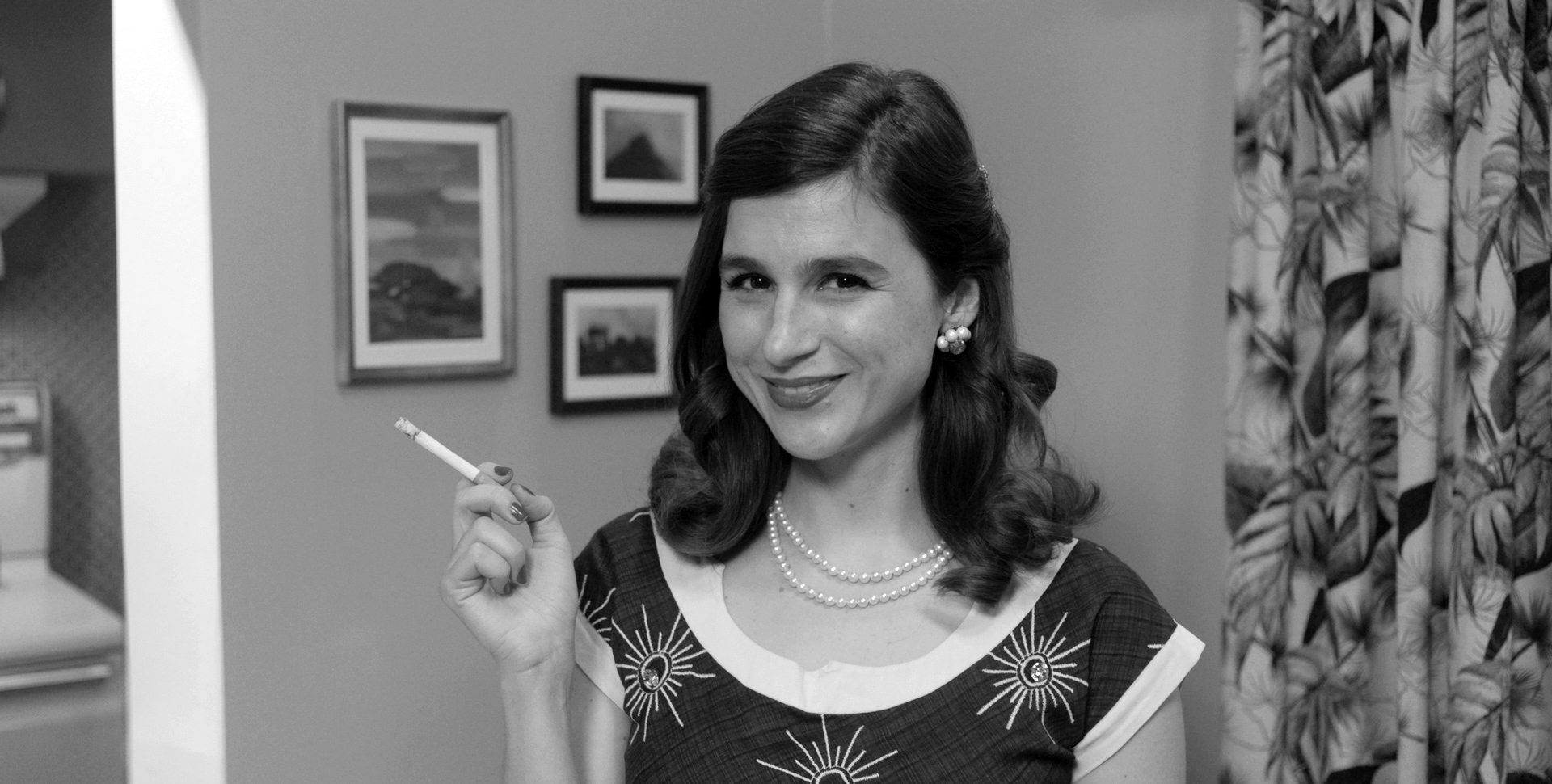 https://staging-parkway.mdfilmfest.com/wp-content/uploads/1.-Queen-of-Meatloaf_Aya-CU-smile-with-cig-Dina-Fiasconaro.jpg